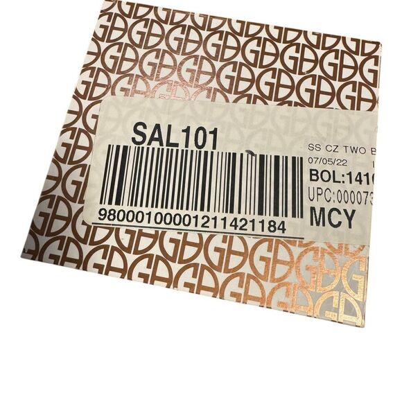 Giani Bernini Sterling Silver Elegant crystal Band size 8- set of 2 bands - Picture 2 of 5